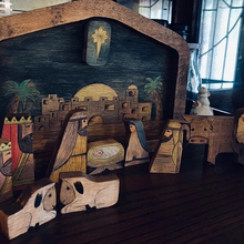 Laden Sie das Bild in den Galerie-Viewer, Holz Jesus-Puzzle Set