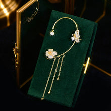 Laden Sie das Bild in den Galerie-Viewer, Elegante Schmetterlings-Blumenohrringe mit Quasten