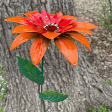 Laden Sie das Bild in den Galerie-Viewer, Gartendekoration Metall Blumen