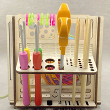 Laden Sie das Bild in den Galerie-Viewer, All-in-One-Garnschale aus Holz – multifunktionales Strickwerkzeug