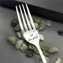 Laden Sie das Bild in den Galerie-Viewer, Engraved Fork Gift