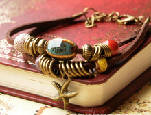 Laden Sie das Bild in den Galerie-Viewer, Unisex Vintage Porzellan Charm mehrschichtiges verstellbares Armband