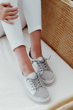 Laden Sie das Bild in den Galerie-Viewer, đ„ Sommerspecial đ„SNEAKERS AUS DIAMOND SILVER LEDER