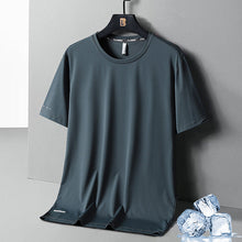 Laden Sie das Bild in den Galerie-Viewer, Rundhals-T-Shirt aus Eisseide
