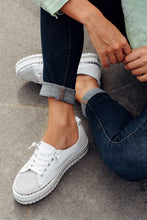 Laden Sie das Bild in den Galerie-Viewer, 🔥 Sommerspecial 🔥SNEAKERS AUS DIAMOND SILVER LEDER
