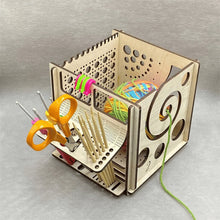 Laden Sie das Bild in den Galerie-Viewer, All-in-One-Garnschale aus Holz – multifunktionales Strickwerkzeug
