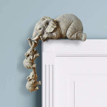 Laden Sie das Bild in den Galerie-Viewer, Elefant mütterliche Liebe Skulptur
