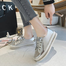 Laden Sie das Bild in den Galerie-Viewer, 🔥 Sommerspecial 🔥SNEAKERS AUS DIAMOND SILVER LEDER
